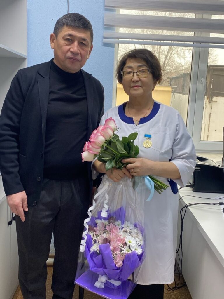 Денсаулық сақтау ісіне қосқан үлесі үшін